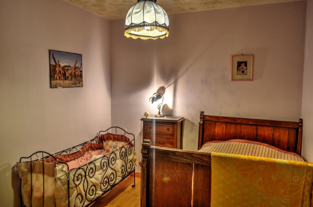La Ferme Des 3 Suissesses Bed and Breakfast Saint-Paul  Værelse billede